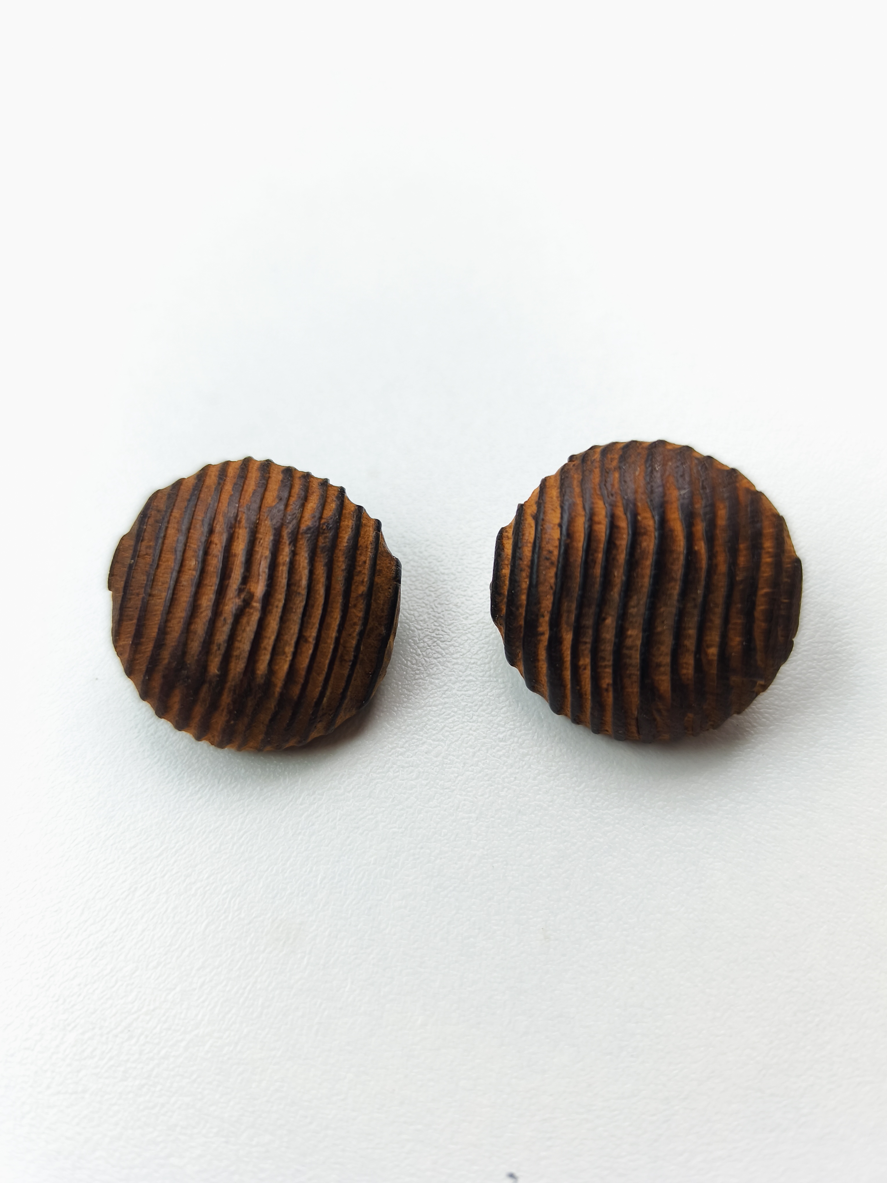 Boucles d'oreilles clip en bois