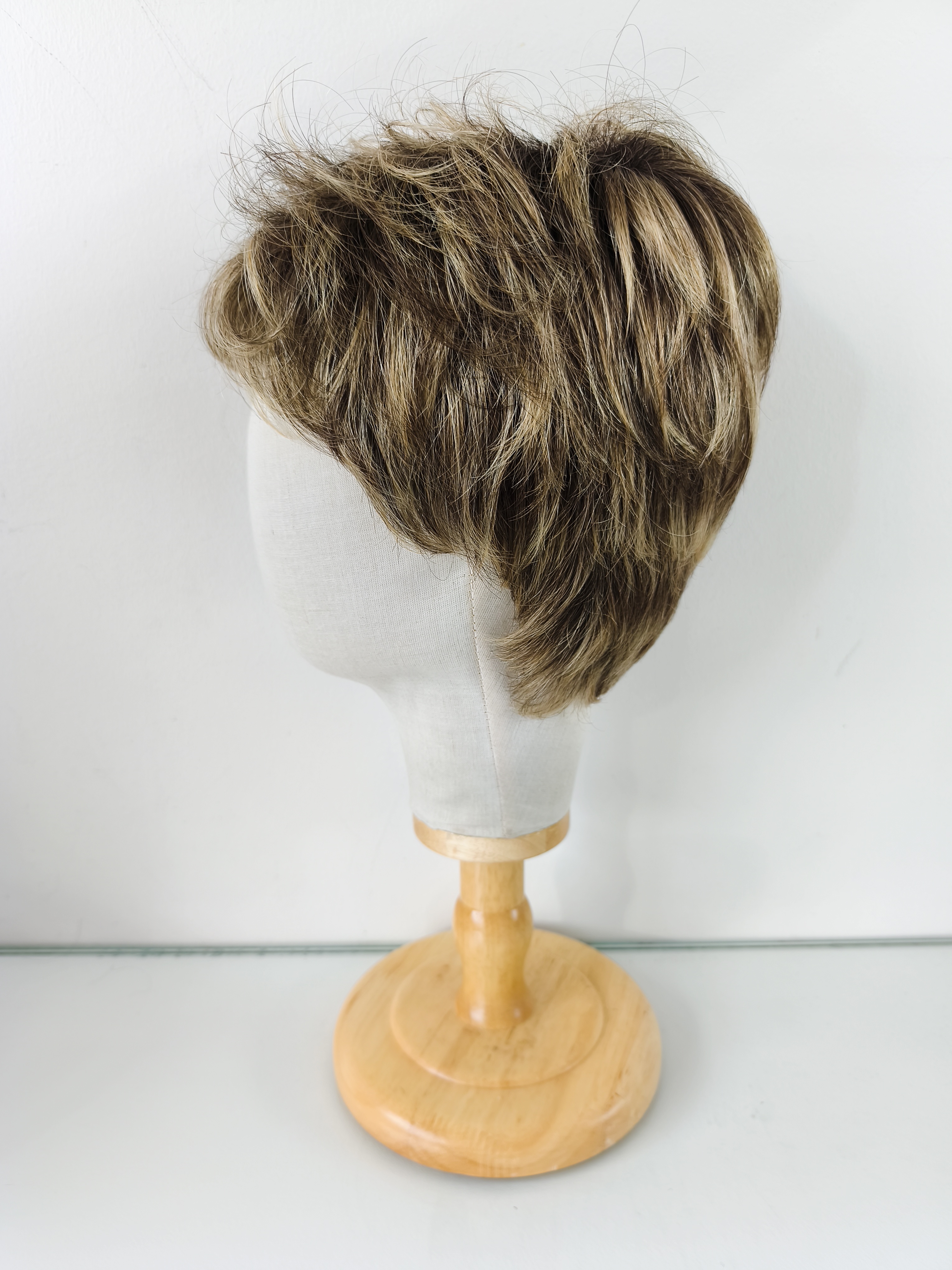 Perruque courte – Image 4