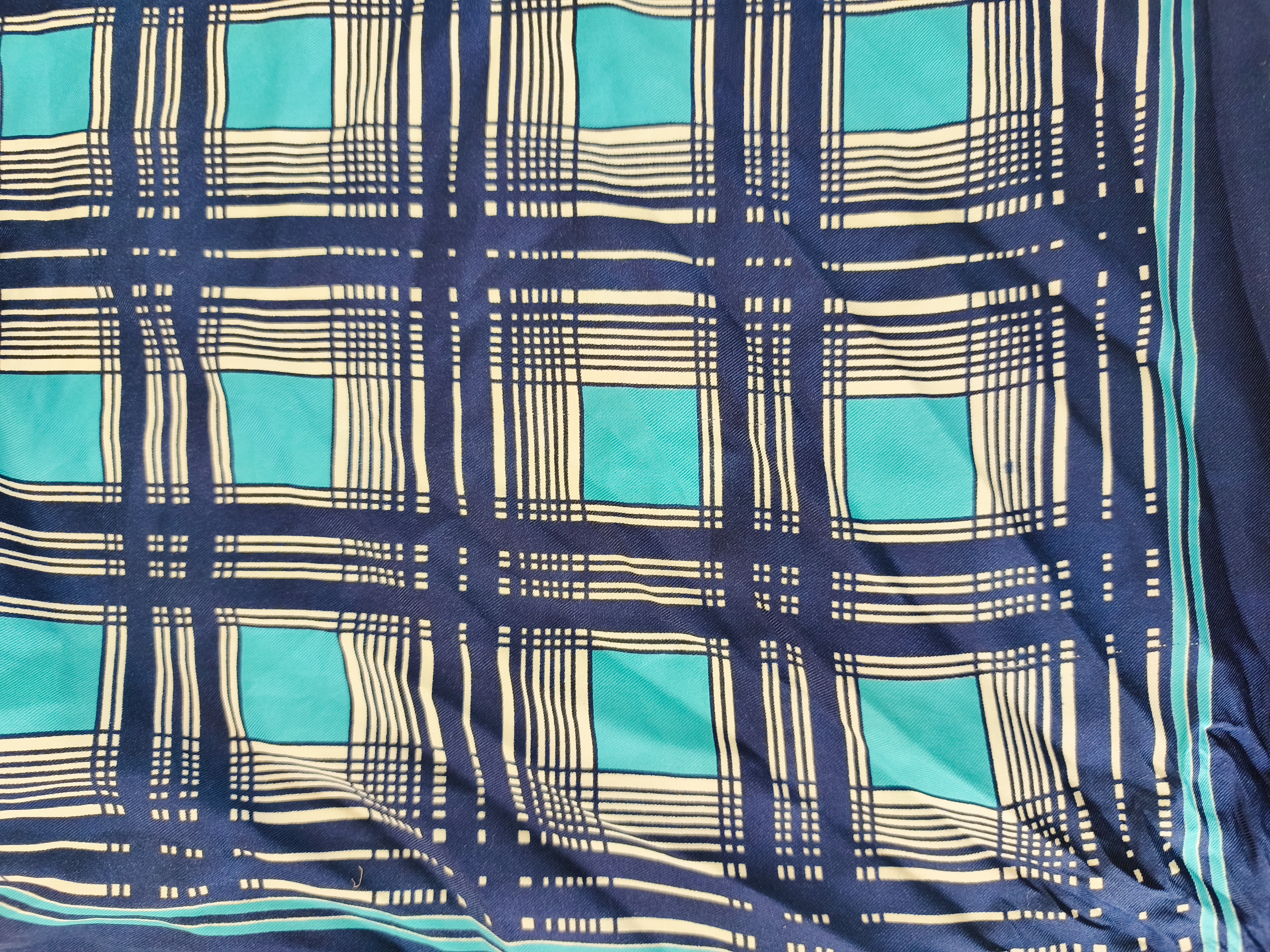 Foulard carré 70x70cm – Image 2