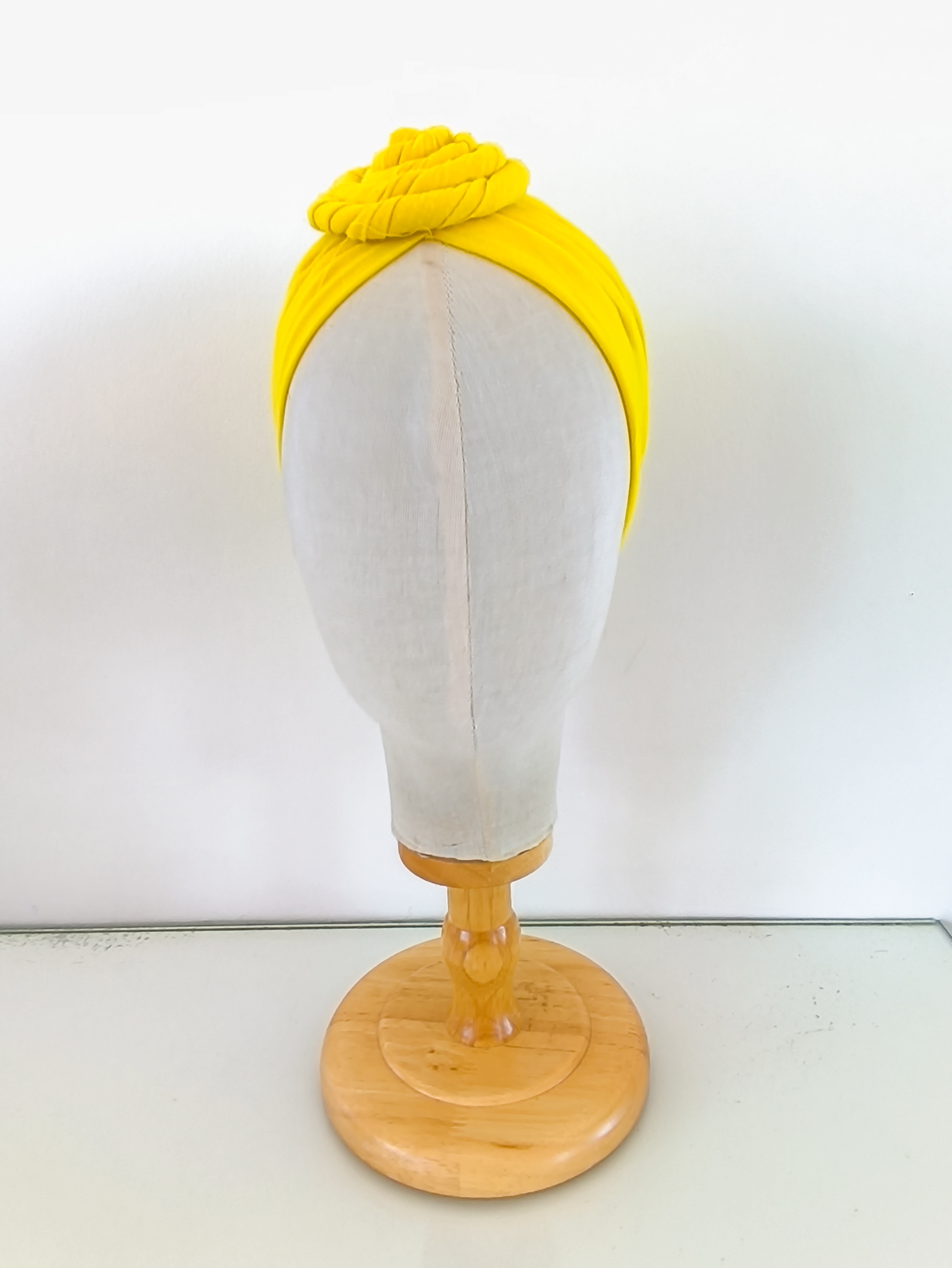 Bonnet avec fleur prénouée – Image 2