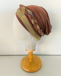 Bonnet avec tresse