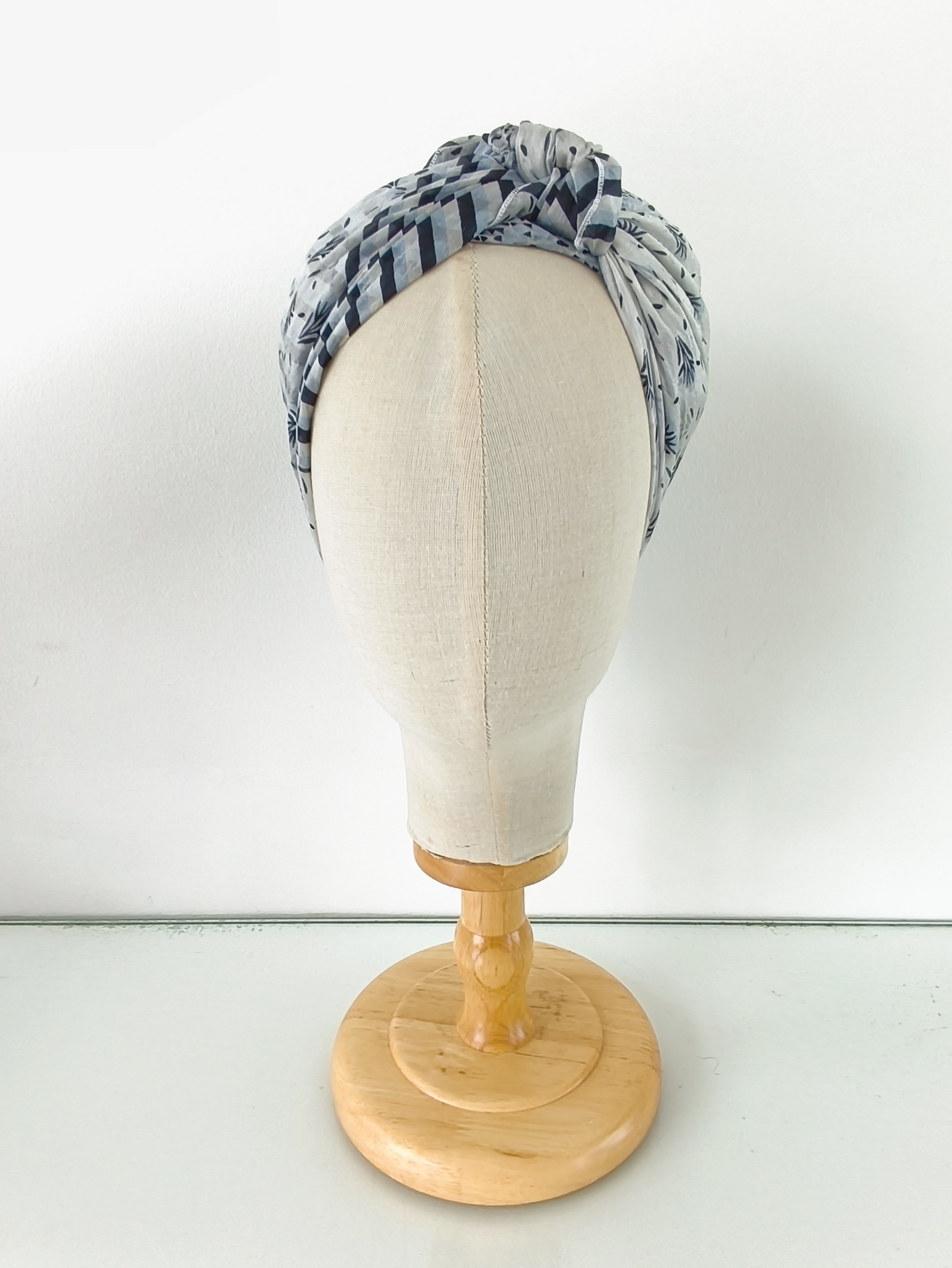 Bonnet foulard Les Bonnards en soie – Image 2