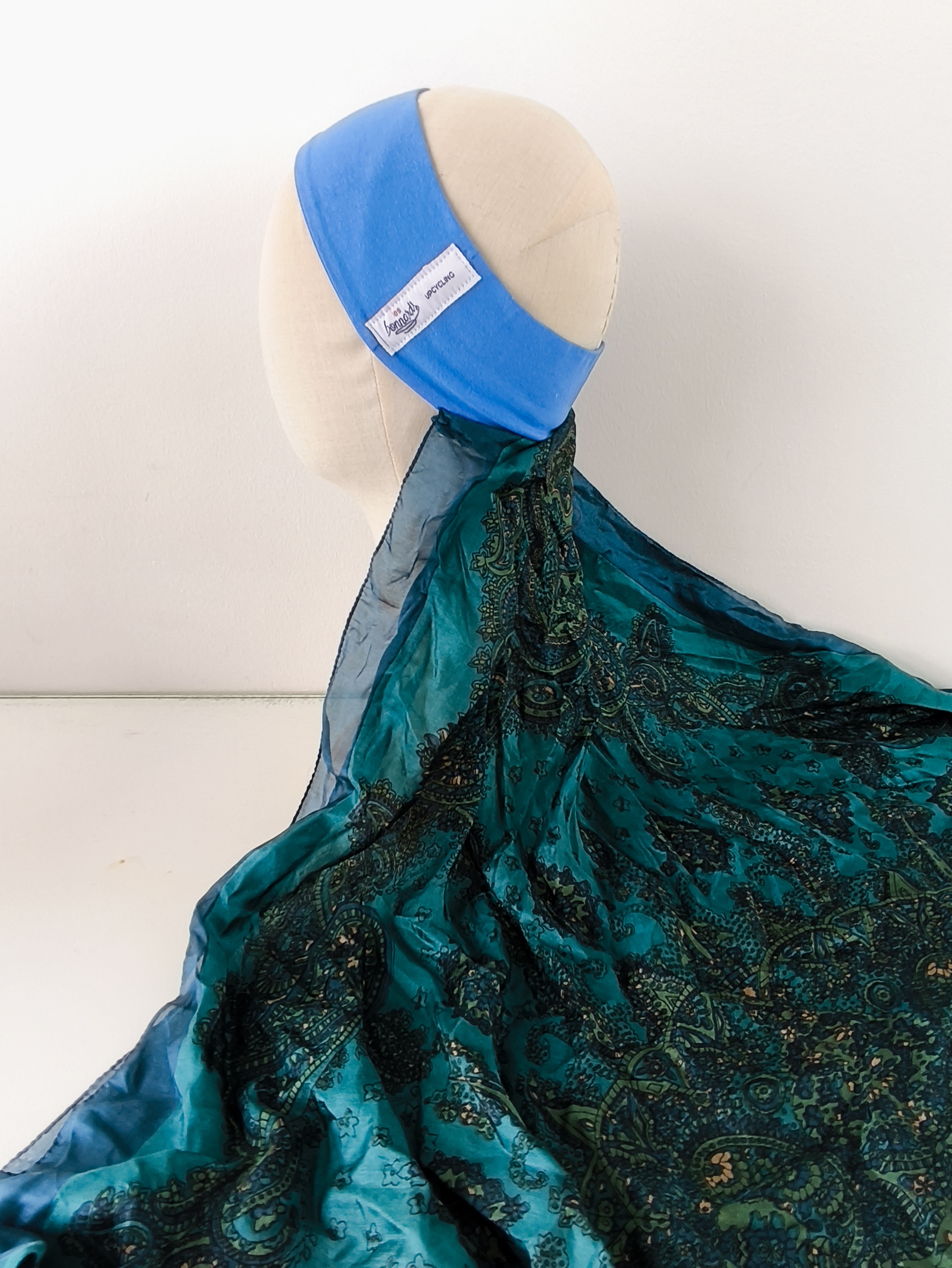 Bonnet foulard Les Bonnards en soie – Image 6