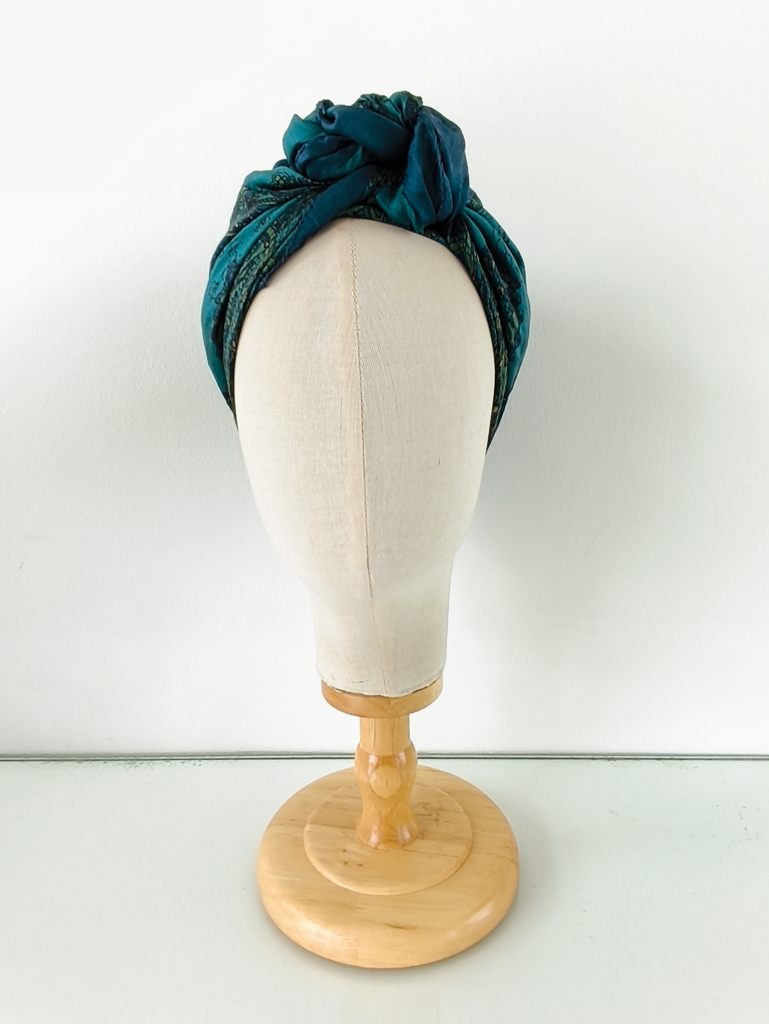 Bonnet foulard Les Bonnards en soie – Image 4