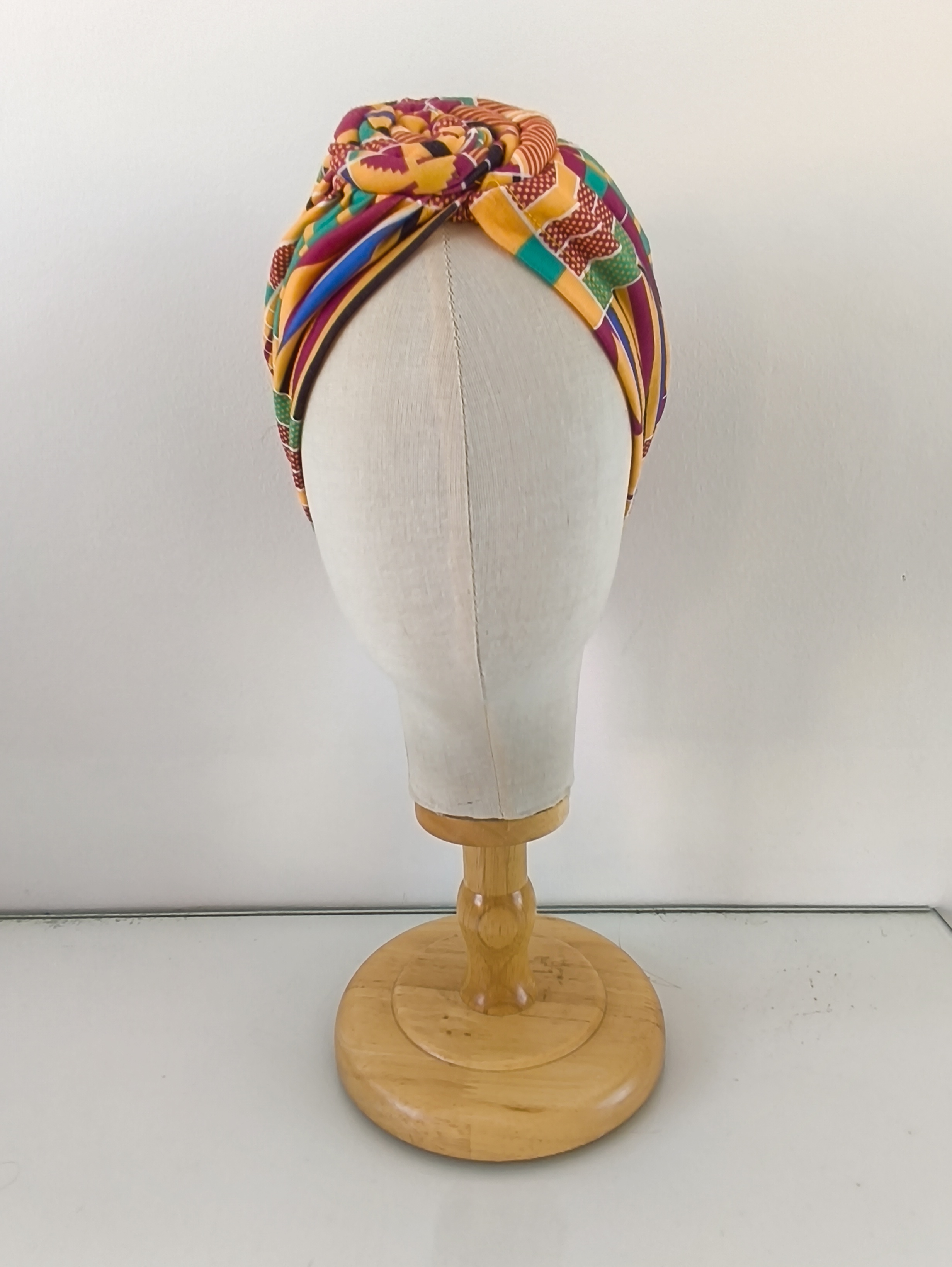 Bonnet avec fleur prénouée – Image 2