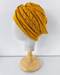Bonnet avec tresse et strass