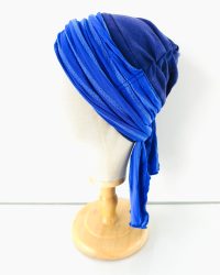 Bonnet avec foulard intégré
