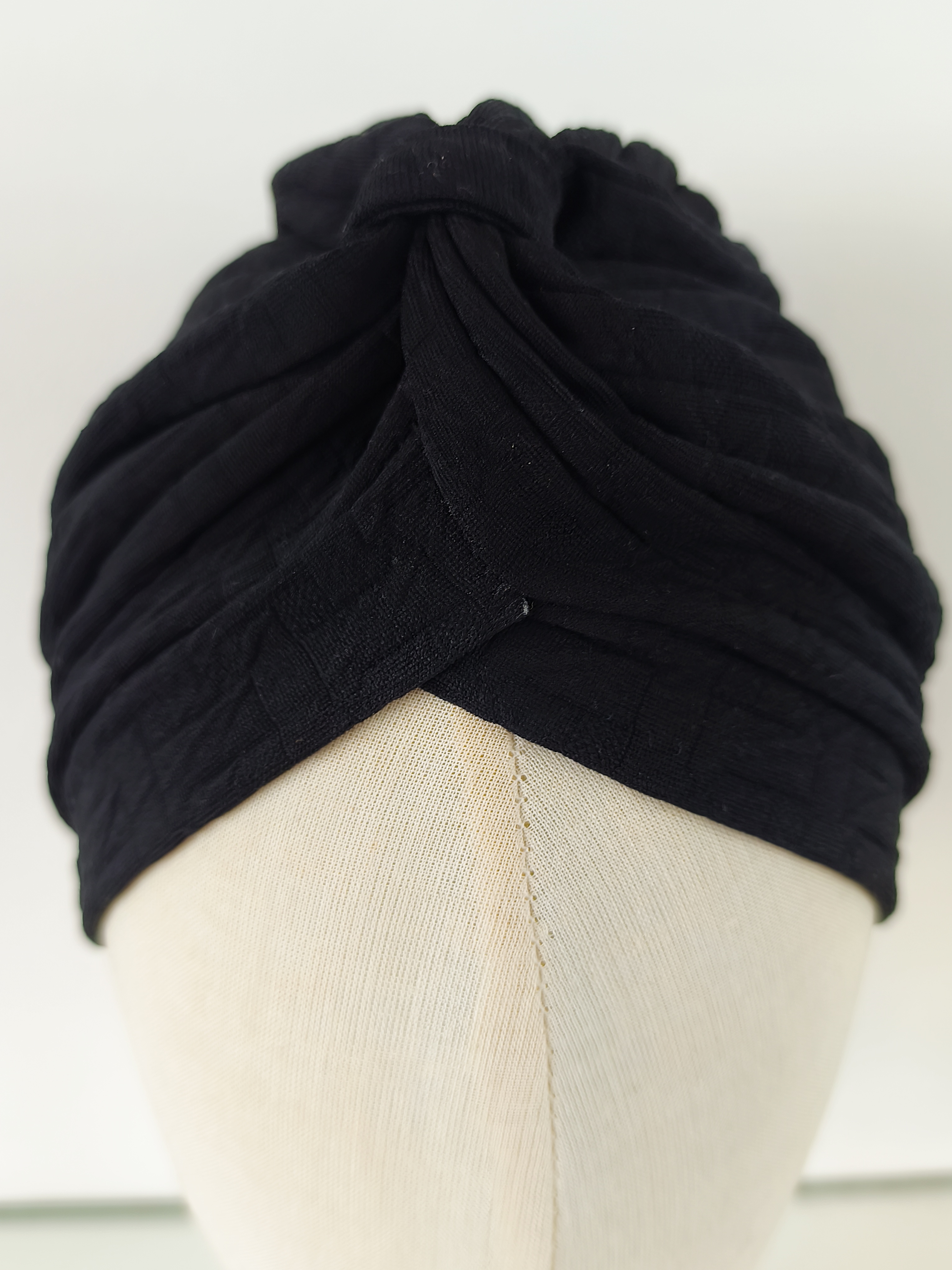 Bonnet noir textuté – Image 4