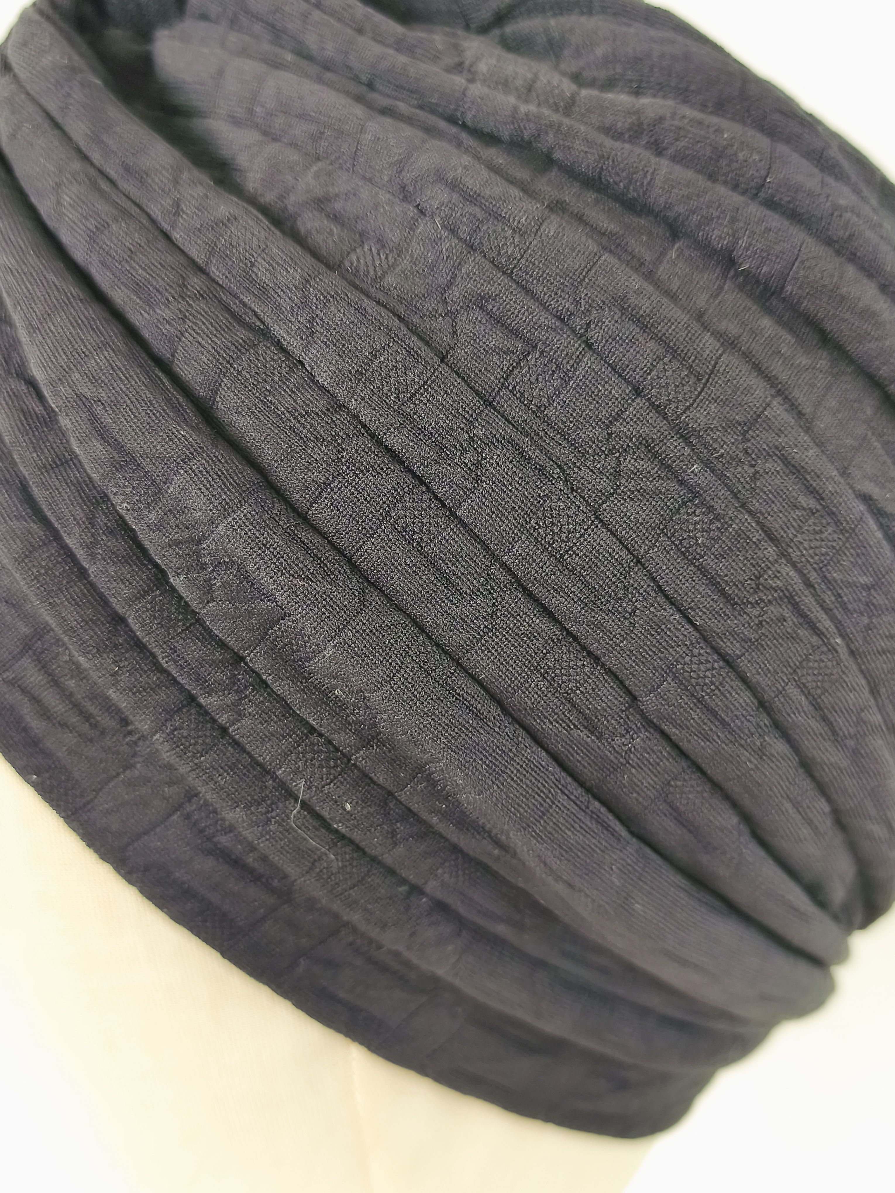 Bonnet noir textuté – Image 2