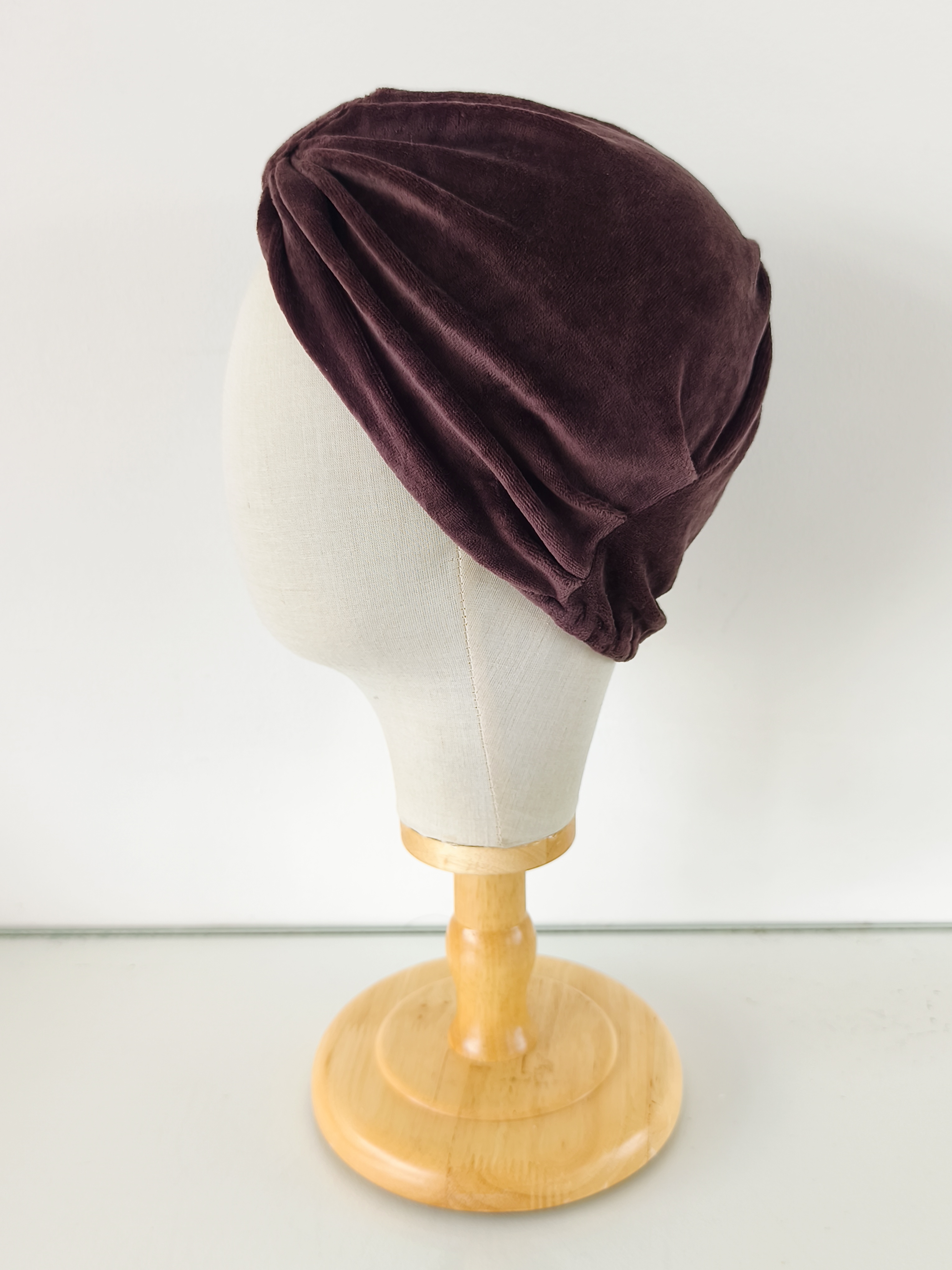 Bonnet classique marron velours – Image 2